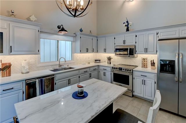 13505 W 78th Street, Lenexa, KS 66216