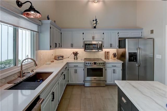 13505 W 78th Street, Lenexa, KS 66216