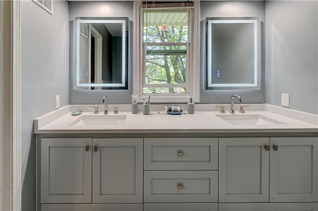 13505 W 78th Street, Lenexa, KS 66216