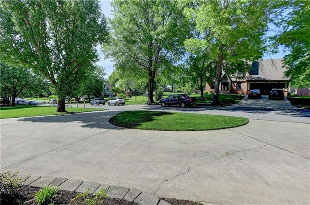 13505 W 78th Street, Lenexa, KS 66216