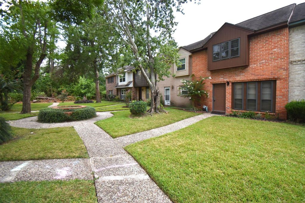 429 Sunset Drive, Dickinson, TX 77539