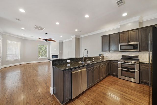 3808 Center Street A, Houston, TX 77007