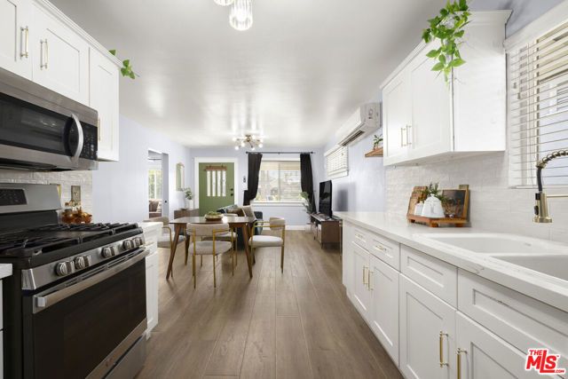 4820 S Van Ness Avenue, Los Angeles, CA 90062