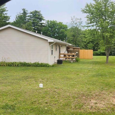 1010 Creek Road, Beaverton, MI 48612