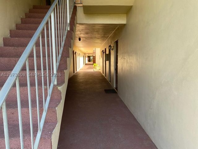 1001 Hillcrest Ct 215, Hollywood, FL 33021