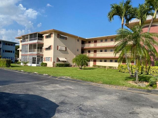 1001 Hillcrest Ct 215, Hollywood, FL 33021