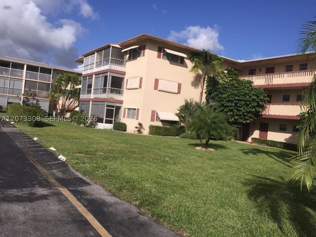 1001 Hillcrest Ct 215, Hollywood, FL 33021
