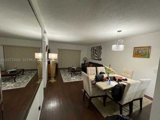 1001 Hillcrest Ct 215, Hollywood, FL 33021