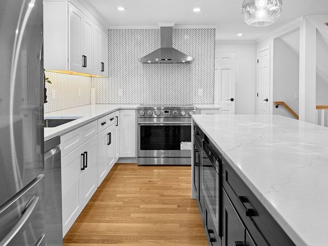 82 Pleasant St, Westford, MA 01886