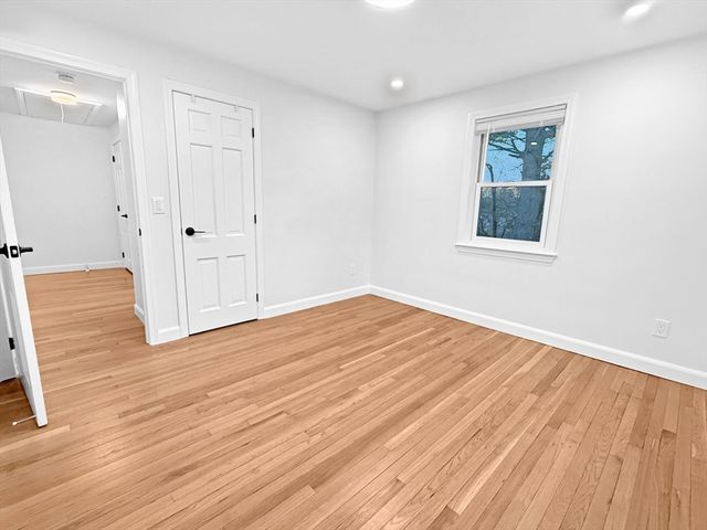 82 Pleasant St, Westford, MA 01886