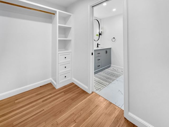 82 Pleasant St, Westford, MA 01886