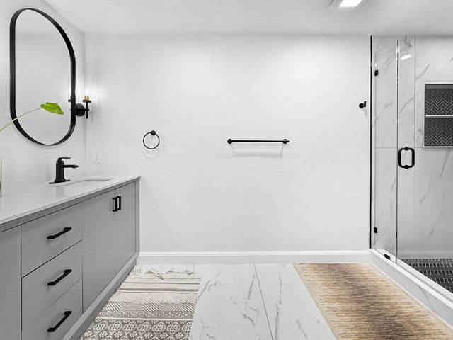 82 Pleasant St, Westford, MA 01886