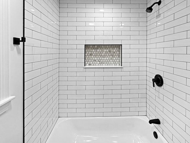 82 Pleasant St, Westford, MA 01886