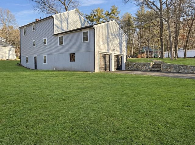 82 Pleasant St, Westford, MA 01886