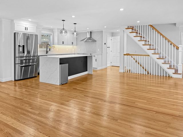 82 Pleasant St, Westford, MA 01886