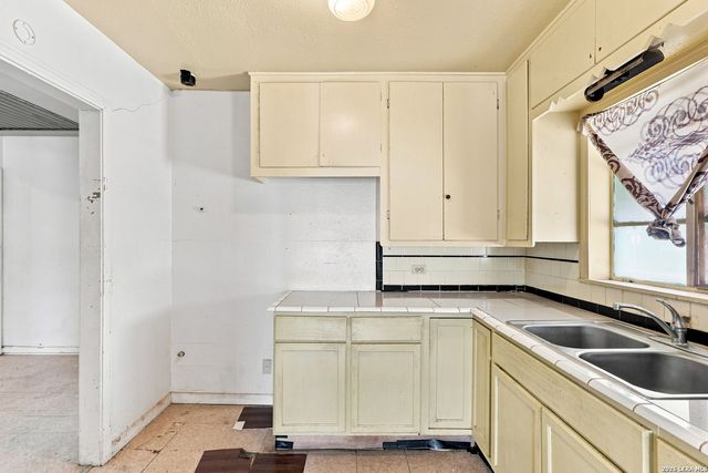 539 MCLAUGHLIN AVE, San Antonio, TX 78211