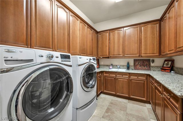 2269 Casa Bella Court, Las Vegas, NV 89117