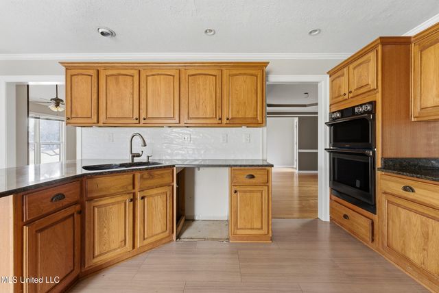 9429 S Laurel Hill, Olive Branch, MS 38654