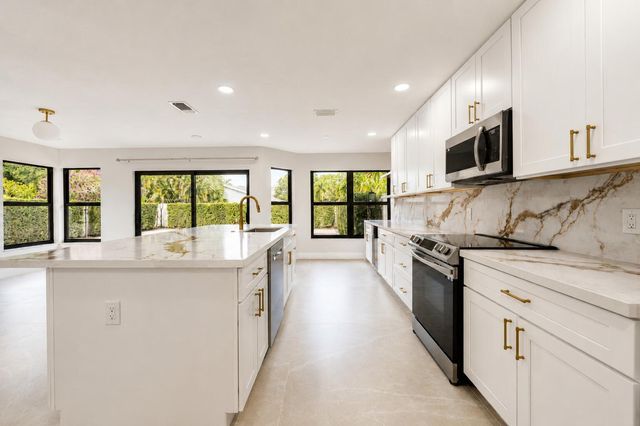 21669 Town Place Drive, Boca Raton, FL 33433