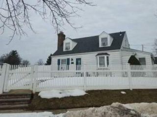 281 Anchor Way, Uniondale, NY 11553