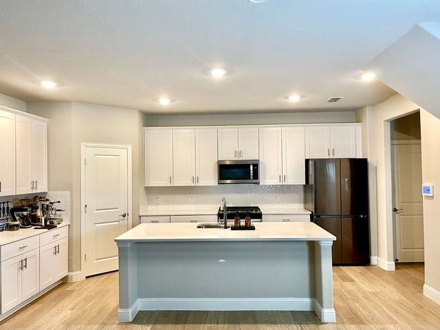 2624 Wellington Lane, Corinth, TX 76210