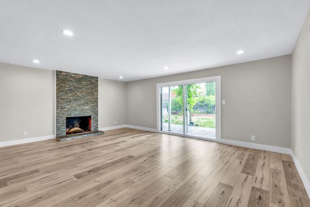 2065 Niantic Way, Sacramento, CA 95822