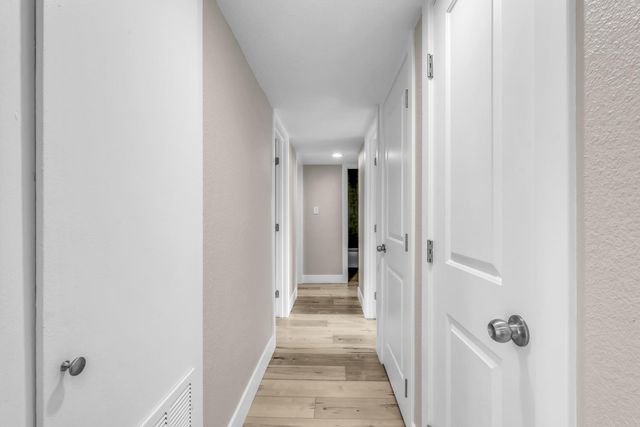 2065 Niantic Way, Sacramento, CA 95822