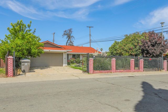 2065 Niantic Way, Sacramento, CA 95822