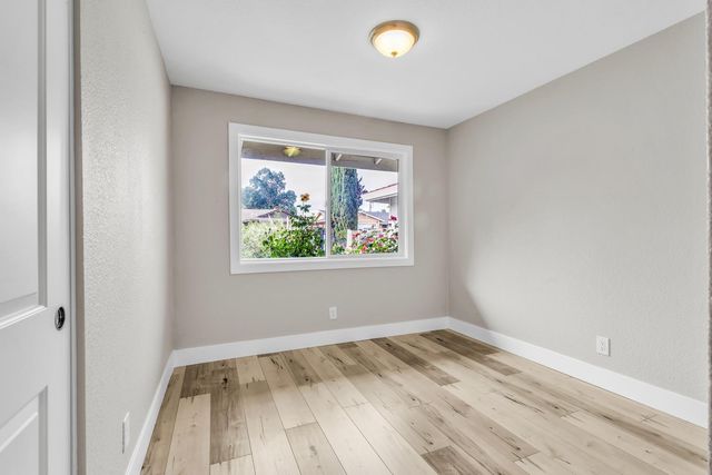 2065 Niantic Way, Sacramento, CA 95822
