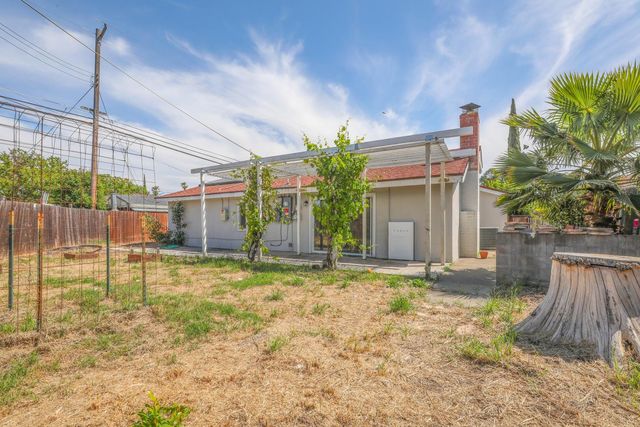 2065 Niantic Way, Sacramento, CA 95822
