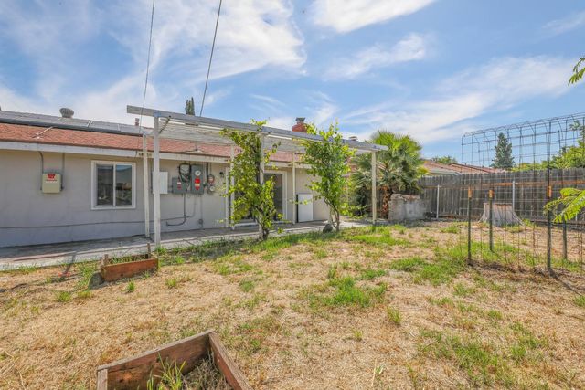 2065 Niantic Way, Sacramento, CA 95822
