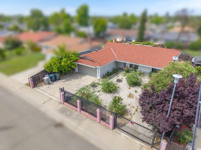 2065 Niantic Way, Sacramento, CA 95822