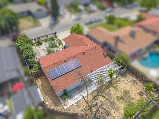 2065 Niantic Way, Sacramento, CA 95822