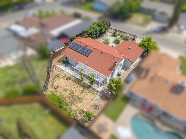 2065 Niantic Way, Sacramento, CA 95822