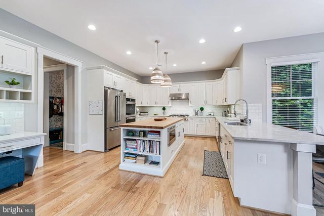 916 DESALE ST SW, Vienna, VA 22180
