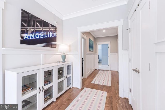 916 DESALE ST SW, Vienna, VA 22180