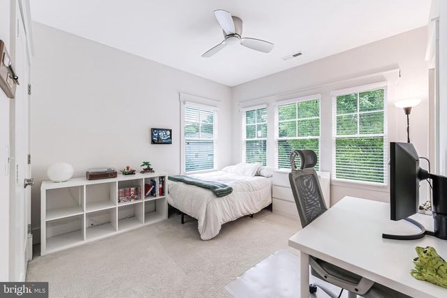 916 DESALE ST SW, Vienna, VA 22180