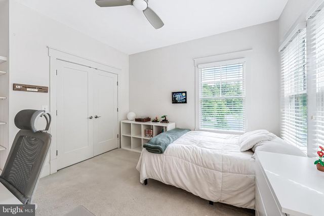 916 DESALE ST SW, Vienna, VA 22180