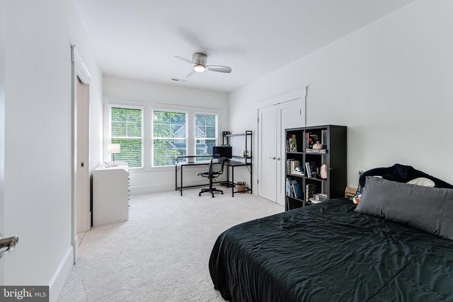 916 DESALE ST SW, Vienna, VA 22180