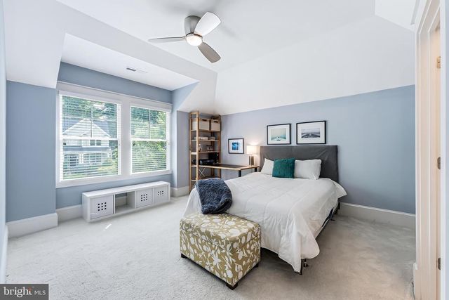 916 DESALE ST SW, Vienna, VA 22180