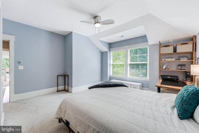 916 DESALE ST SW, Vienna, VA 22180