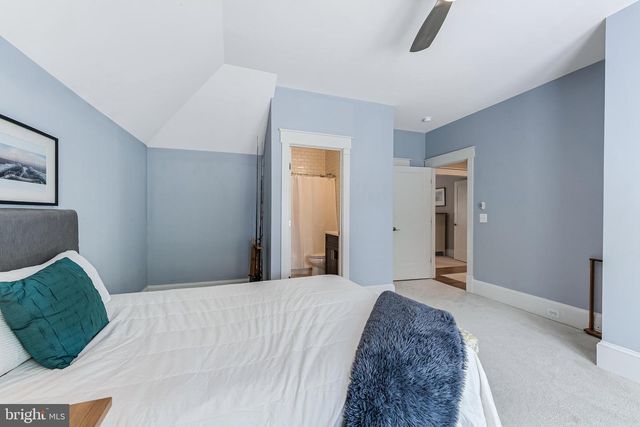 916 DESALE ST SW, Vienna, VA 22180