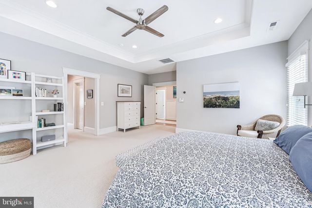 916 DESALE ST SW, Vienna, VA 22180