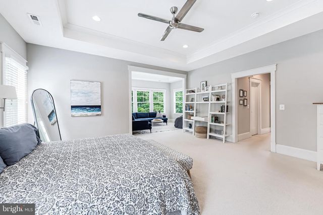 916 DESALE ST SW, Vienna, VA 22180