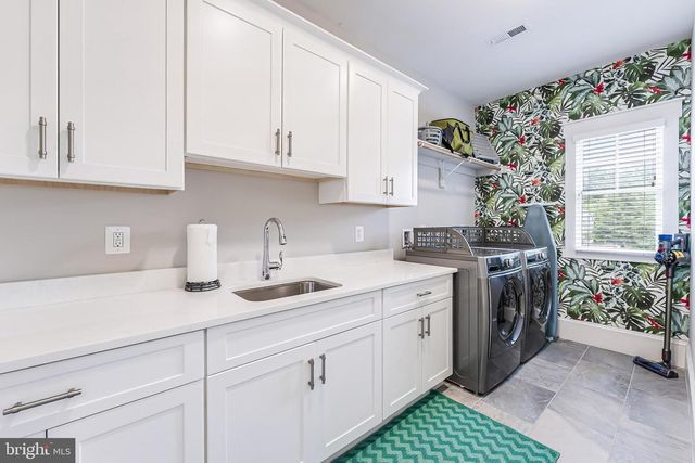 916 DESALE ST SW, Vienna, VA 22180