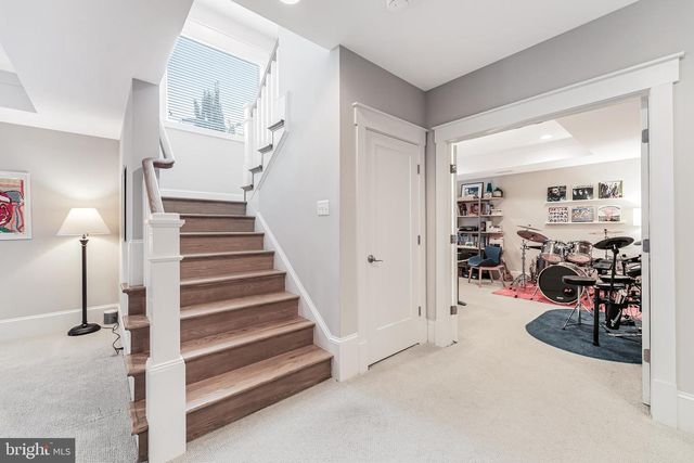 916 DESALE ST SW, Vienna, VA 22180