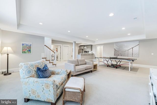 916 DESALE ST SW, Vienna, VA 22180