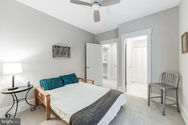 916 DESALE ST SW, Vienna, VA 22180