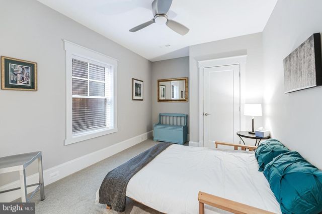 916 DESALE ST SW, Vienna, VA 22180
