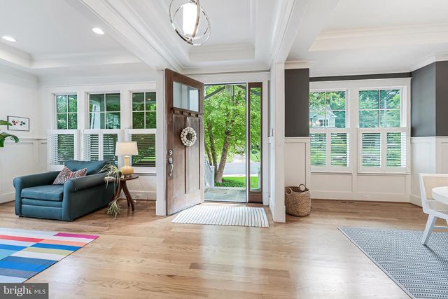 916 DESALE ST SW, Vienna, VA 22180